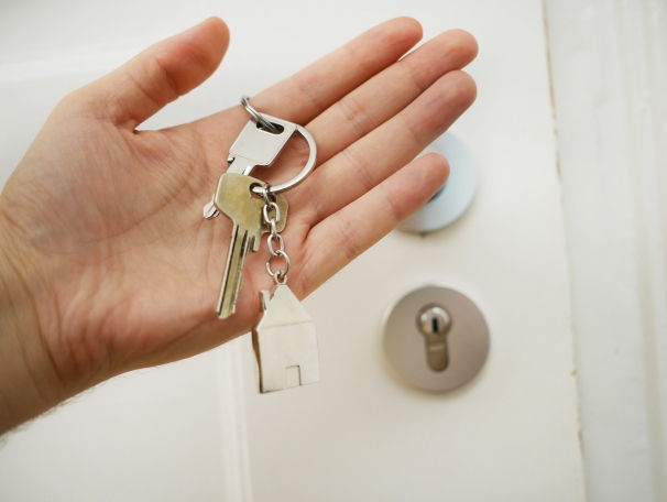 https://JenniferB.StopRentingStartOwning.com